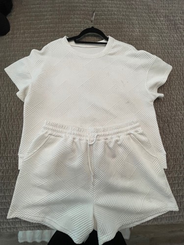 Women’s White Textured 2 Piece Set Cropped Top & Shorts Matching Lounge Set