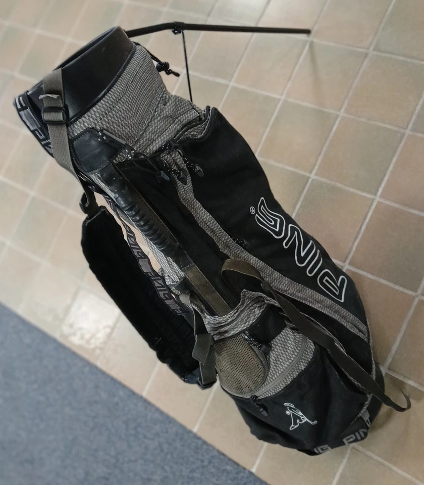 Bolsa de golf Ping negra/gris de transporte/soporte GRAN VALOR Foto 2 de 4