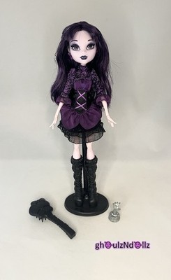 MONSTER HIGH Elissabat Frights Camera Action Doll & Stand 2013