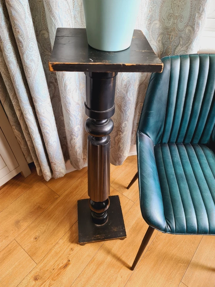 Antiguo jarrón de madera con soporte para maceta exhibición corintio ebonizado negro envejecido zócalo raro Foto 3 de 4