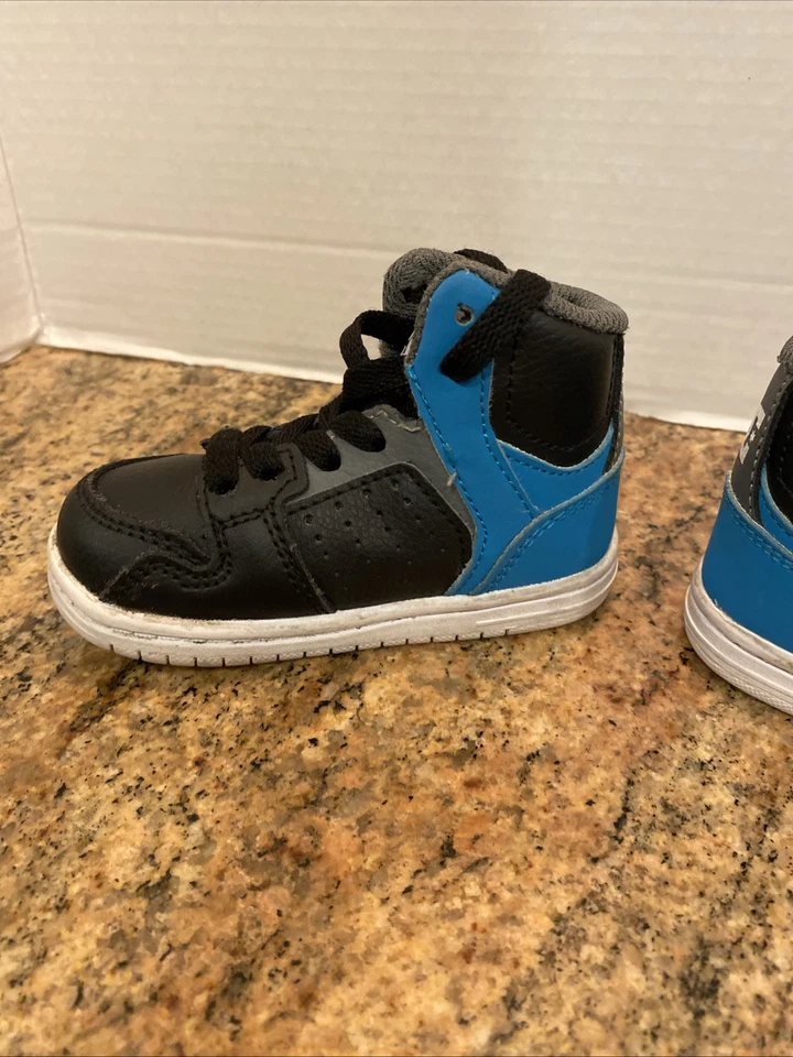 Zapatillas altas DC 'RS Spark' para niños pequeños talla 5 ADTS700008 negras/azules/blancas Foto 4 de 4