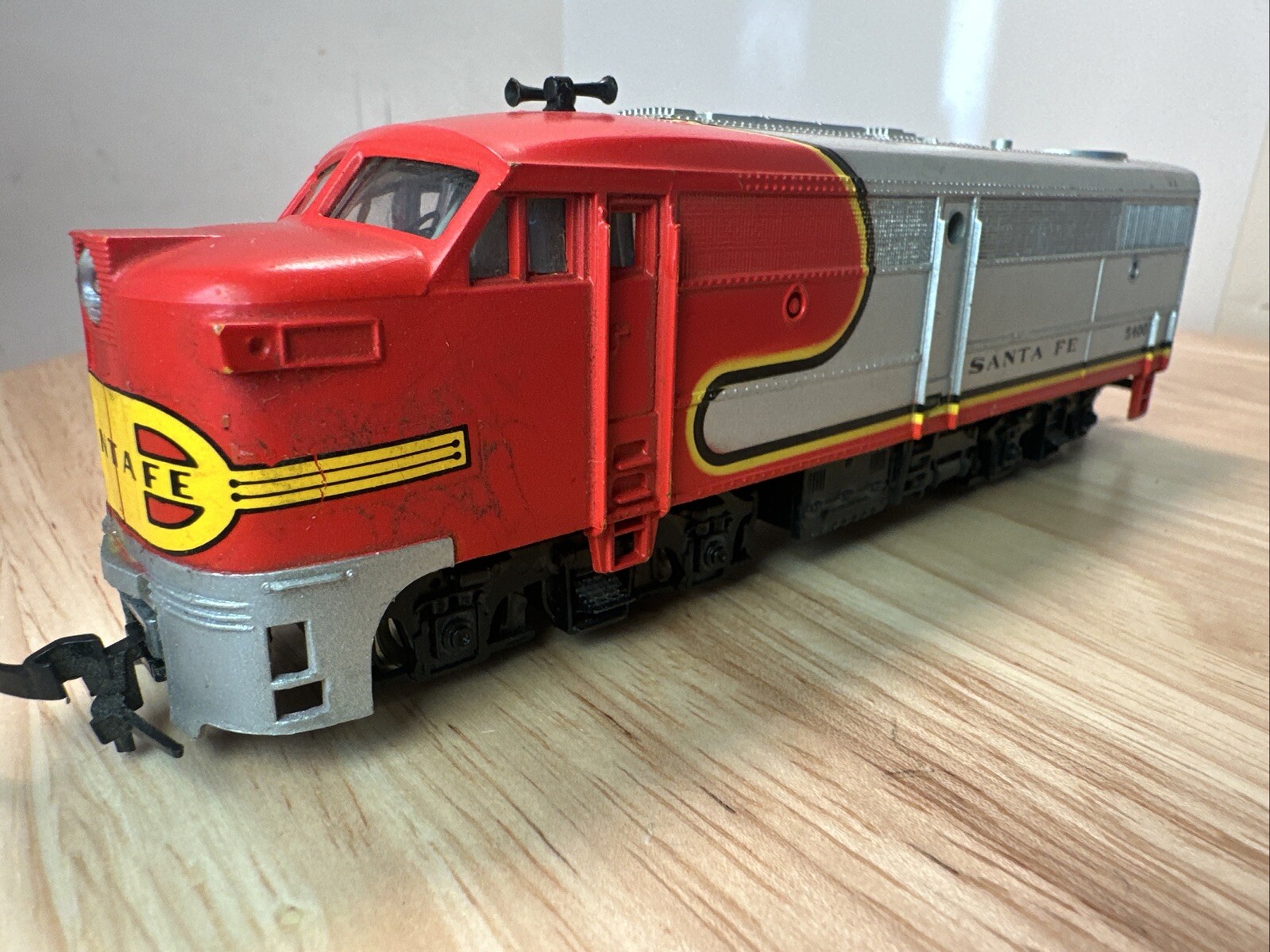 Lionel HO Scale Santa Fe FA-1 5400 Strong Running 1974 Diesel F/R & Headlight