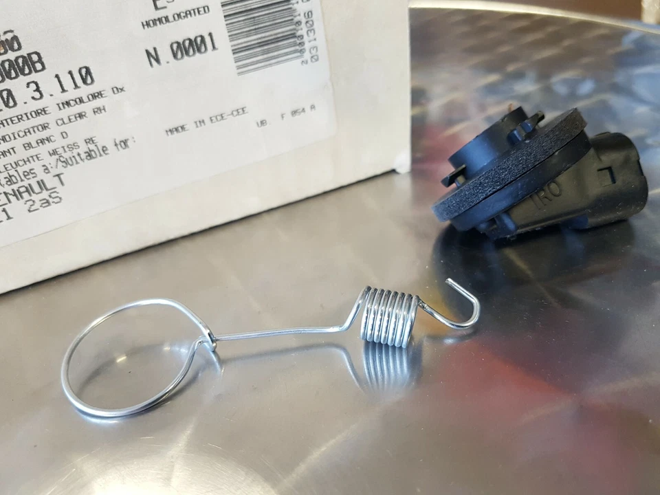 Freccia anteriore Destro Per Renault 21 2a Serie Trasparente GECAR F19.10.3.110 - Immagine 4 di 4