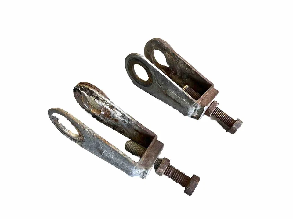 Ajustadores de corrente de roda traseira 1981 Kawasaki KX 420 KX420 - Imagem 2 de 4