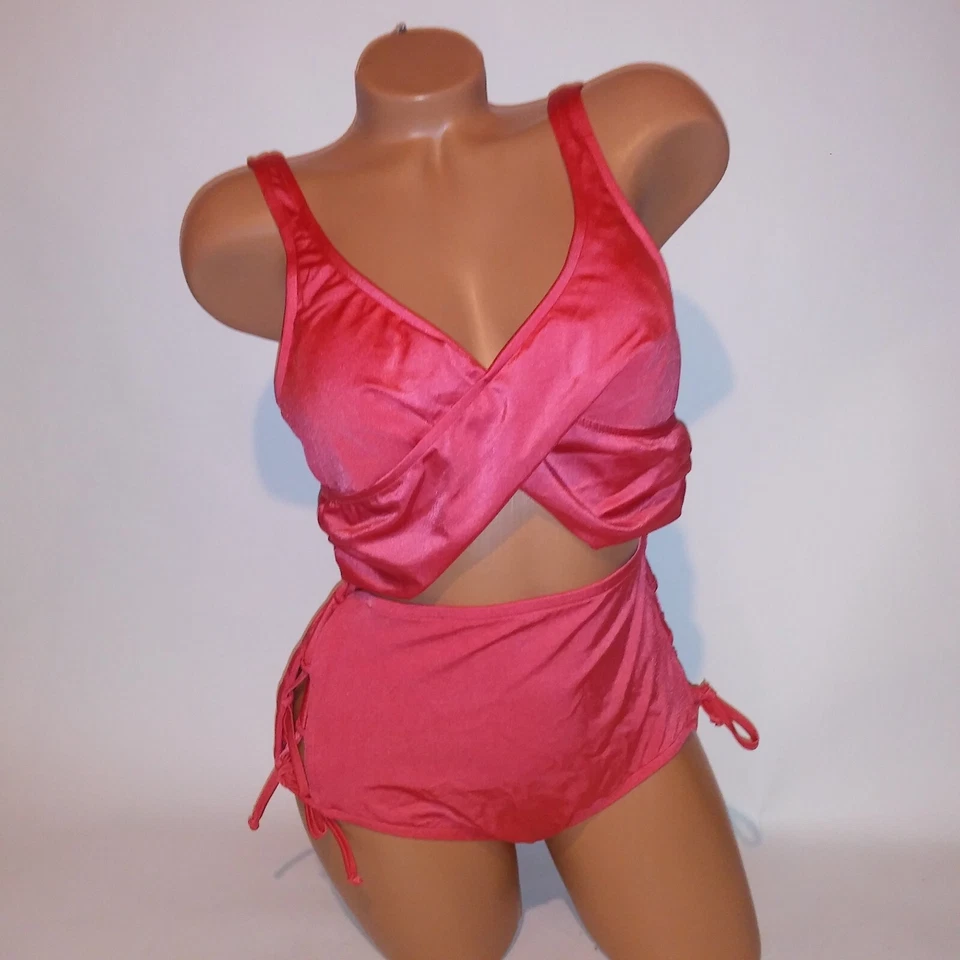 Bikini de natación Venus XL parte superior talla 18 parte inferior coral liso con cordones espalda y laterales Foto 3 de 4