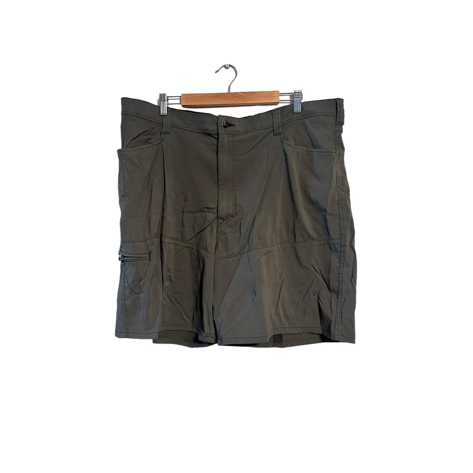 Wrangler Outdoor Series Nylon Flat Front Cargo 9" inseam Shorts Size 42