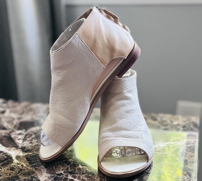 Kelsi Dagger 8 Sandals Brooklyn Ruby Ankle Booties Leather Open Toe Flats