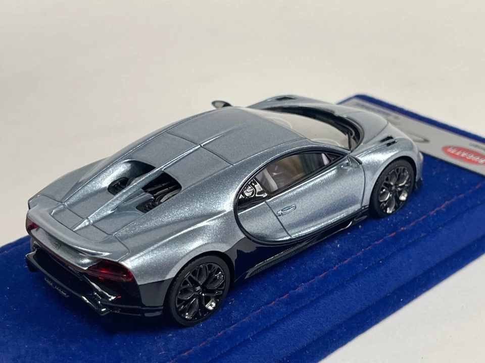 1/43 Looksmart BUGATTI Chiron Profile Argent Atlantique blue Suede Base LS545A - Image 3 of 4