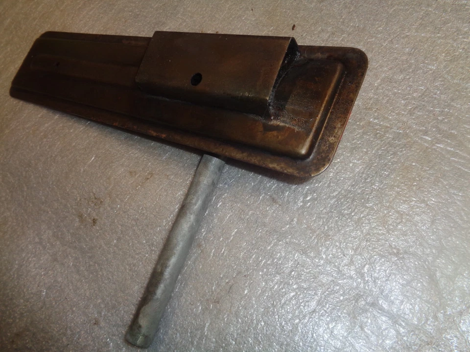 MASSEY HARRIS MARCAPASOS. CUBIERTA/TUBO DE VENTILACIÓN VÁLVULA MOTOR CONTINENTAL Y91. Foto 4 de 4