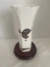 Royal TARA Ireland Handmade in Galaway White Porcelain Paisley 7 in Vase