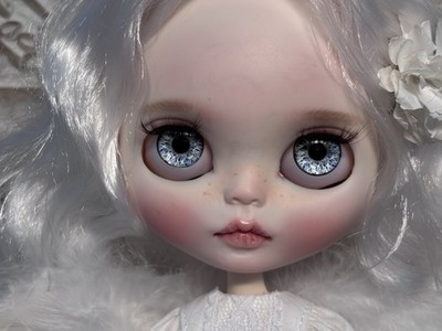New OOAK Custom Blythe Doll ''ANGEL'' w/Neck Joint, Extra Hands & Stand