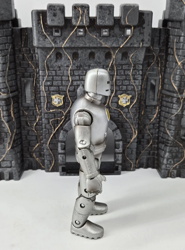 Figura de acción Marvel Legends Avengers Iron Man MK I 6" Mojo Wave sin BAF  Foto 2 de 4