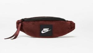 nike winterized hip pack