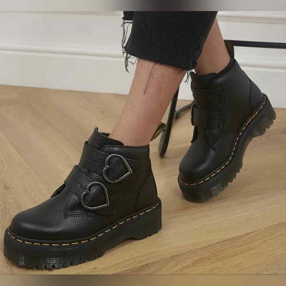 Dr Martens DEVON HEART PLATFORM Boots Rare Find Soft Rich Dr Martens DEVON HEART PLATFORM Boots Rare Find Soft Rich
