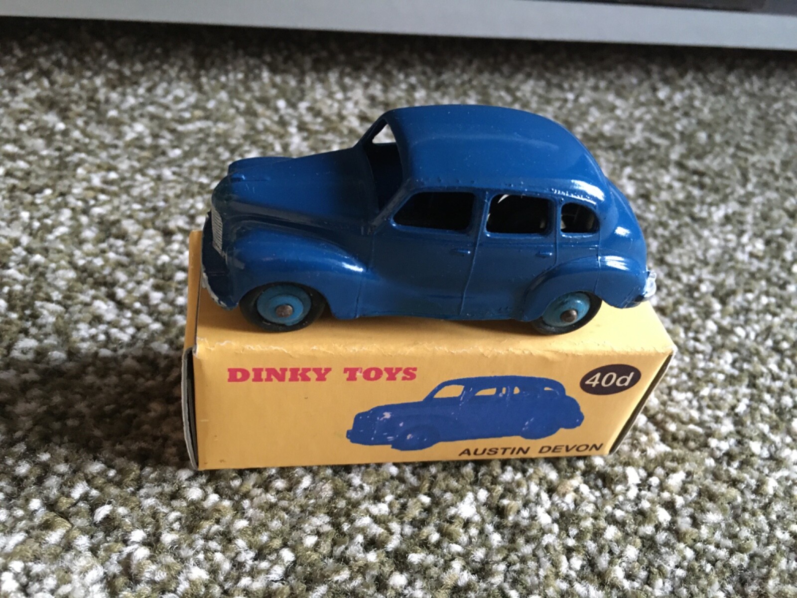 Dinky 152, Austin A40 Devon - Free Price Guide & Review