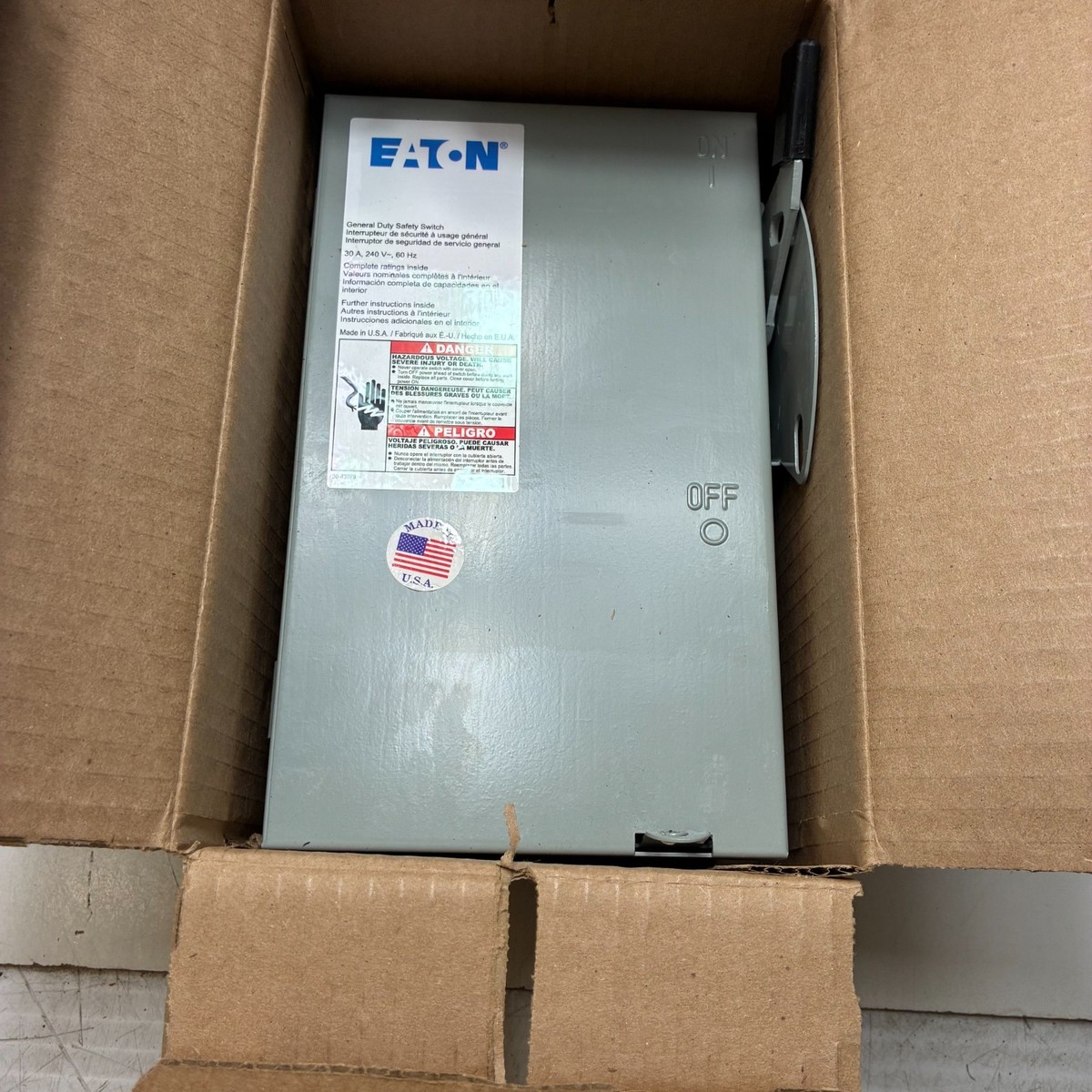 EATON DG221NGB GENERAL DUTY SAFETY SWITCH 30A 240V View 2