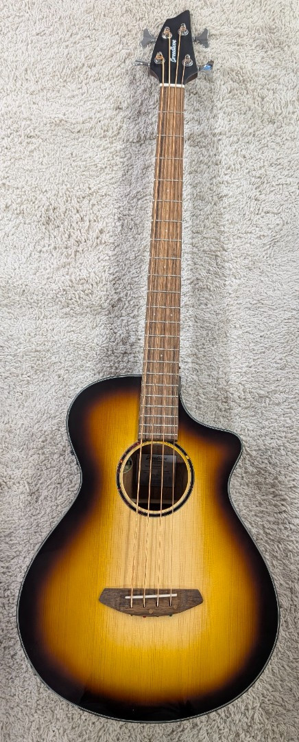 Концертная акустическая электрическая 4-струнная бас-гитара Breedlove Discovery Edgeburst 83590₽