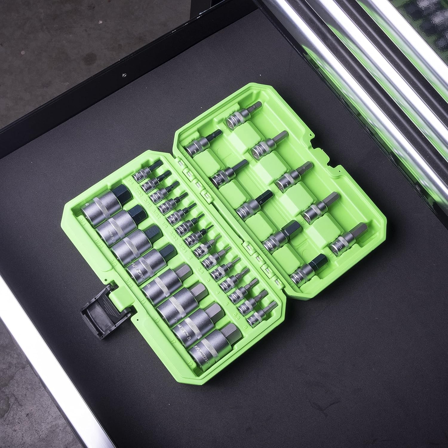 OEMTOOLS 22989 32 Piece Hex Bit Socket Set, SAE and Metric One Size, Multi 