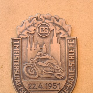 Plakette DS Meisterschaft 22.4.1951 Saale Schleife Motorradmotiv