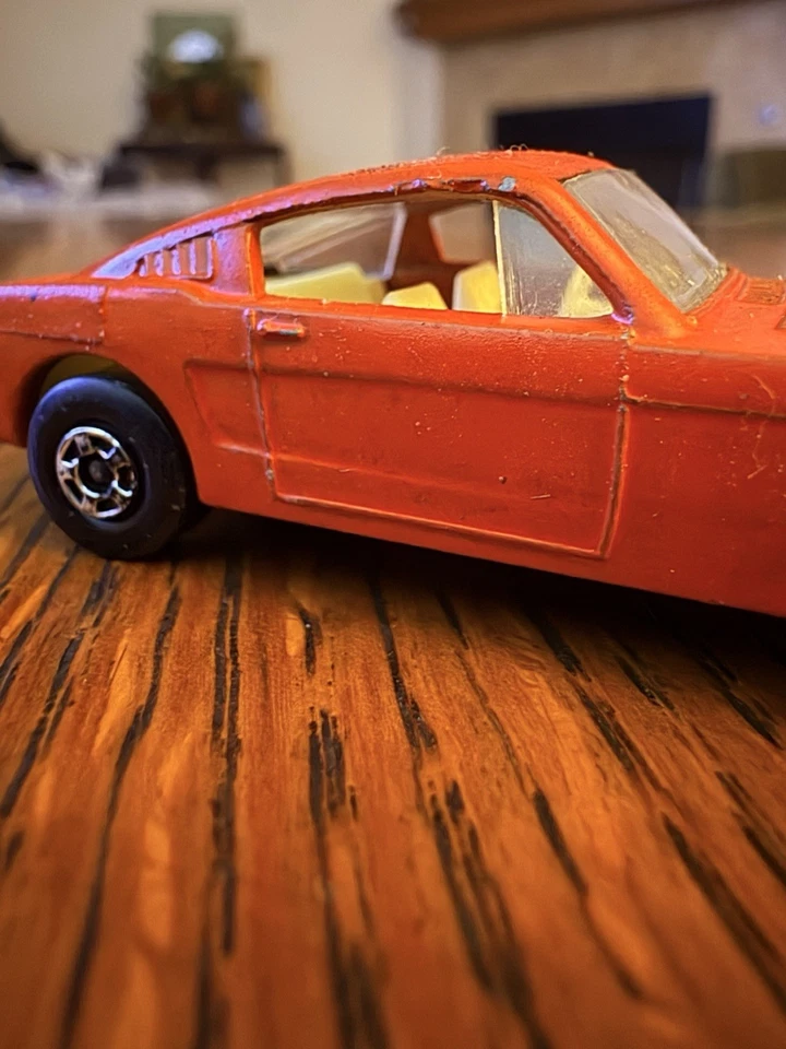 Matchbox Superfast #8 Ford Mustang naranja/rojo con interior blanco Foto 3 de 4