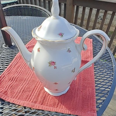 Winterling-Bavaria-Western Germany Rosebud Porcelain Coffee Pot Gold Trim w/Lid