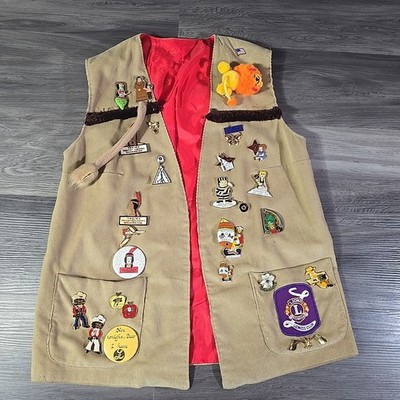 Lions Club Vest Yakima Washington  Lioness With Pins And Other 