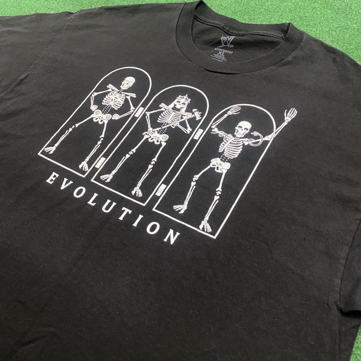 Vintage Evolution WWE Wrestling Shirt Mens XL Black Skeletons 