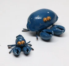 2 Bright Blue CRAB Refrigerator Magnets GOOGLY Eyes SEA SHELLS VTG Circa 60s