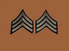 1 PAIR ORIGINAL U.S ARMY WWII SERGEANT STRIPES SILVER ON BLACK TWILL PATCHES
