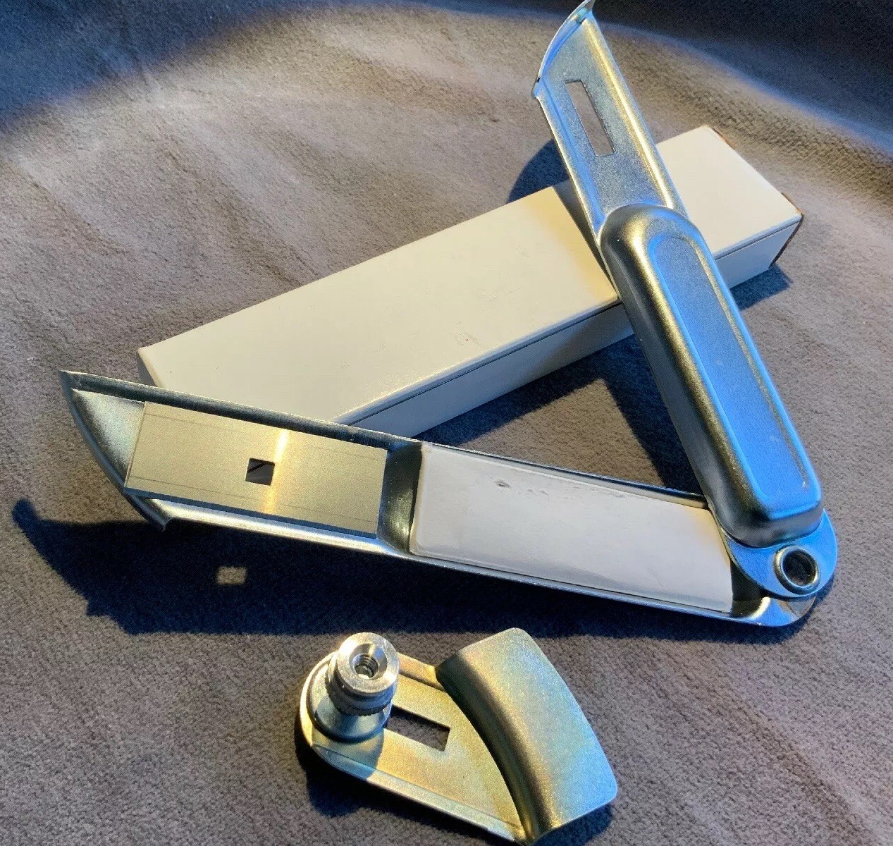 Vntg Kutto Box Cutter USA Utility Knife Plus 6 Blades New Old Stock