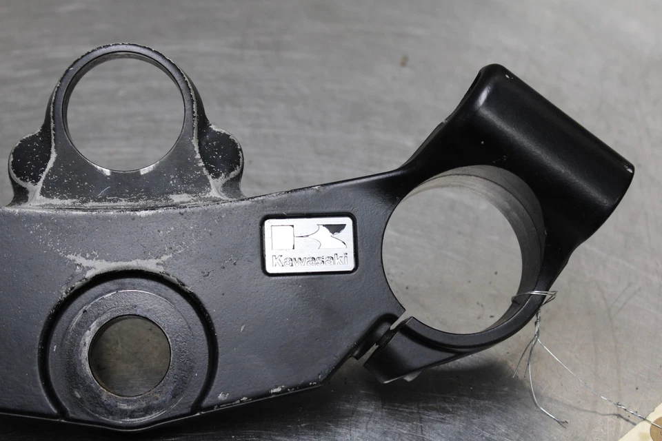 02-05 KAWASAKI NINJA ZX12R FORKS UPPER TRIPLE TREE CLAMP Foto 3 de 4