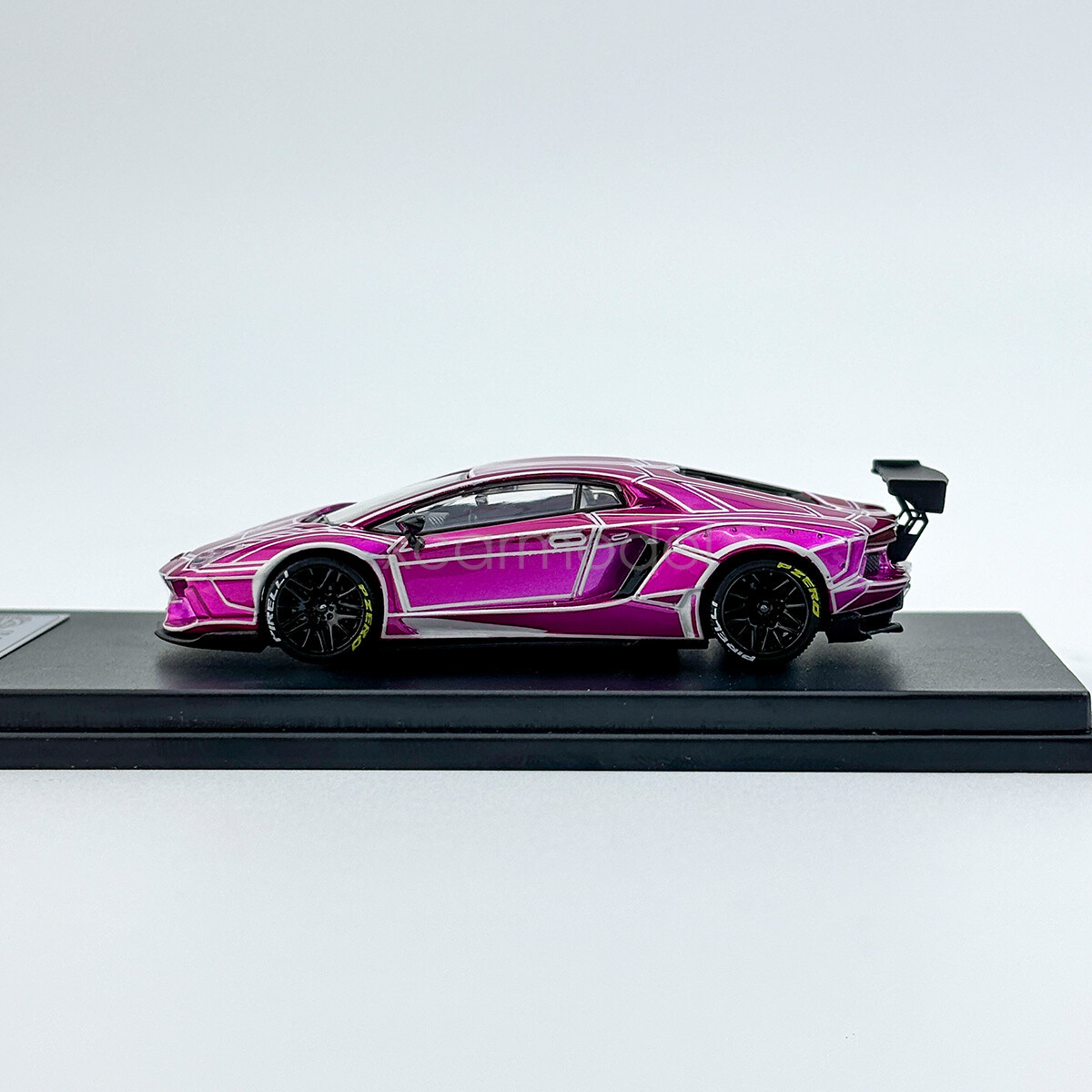 King 1:64 Scale Luminous Pink Aventador LP700 LBWK Sport