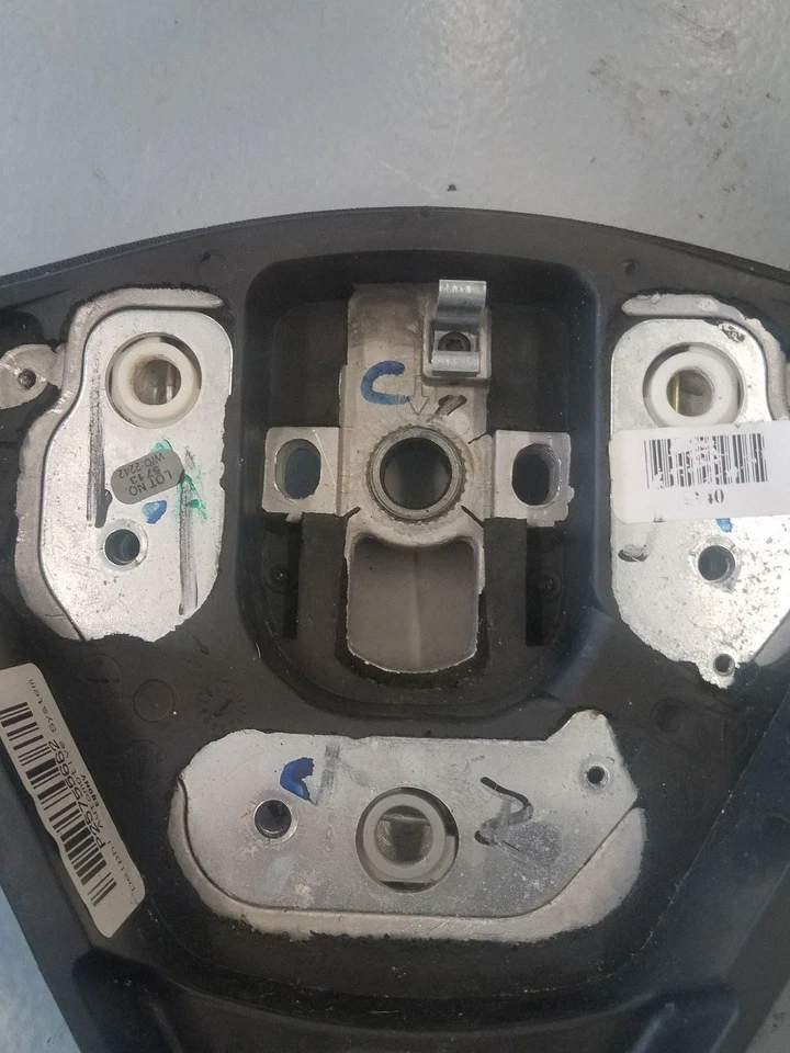 05-07 CADILLAC STS LEATHER STEERING WHEEL BLACK 25755662 W/O HEATED - Image 3 of 3