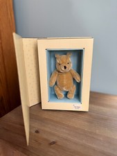GUND BEAR CLASSIC DISNEY WINNIE THE POOH IN A BOOK-LIKE BOX JOINTED GUND 7931