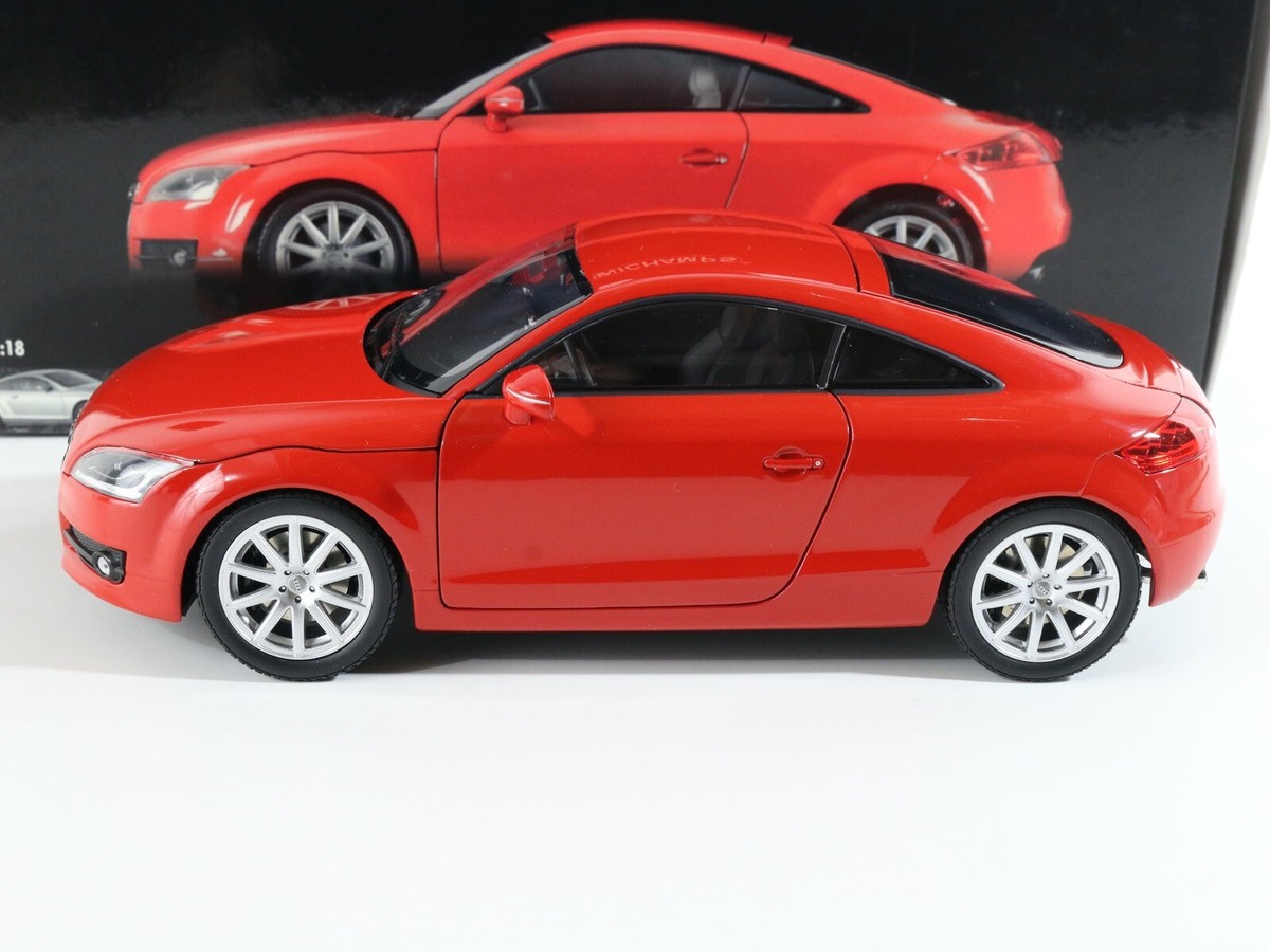 今年人気のブランド品や 2006 Audi TT Roadster Red Minichamps 1:18 Model Car 100 乗用車