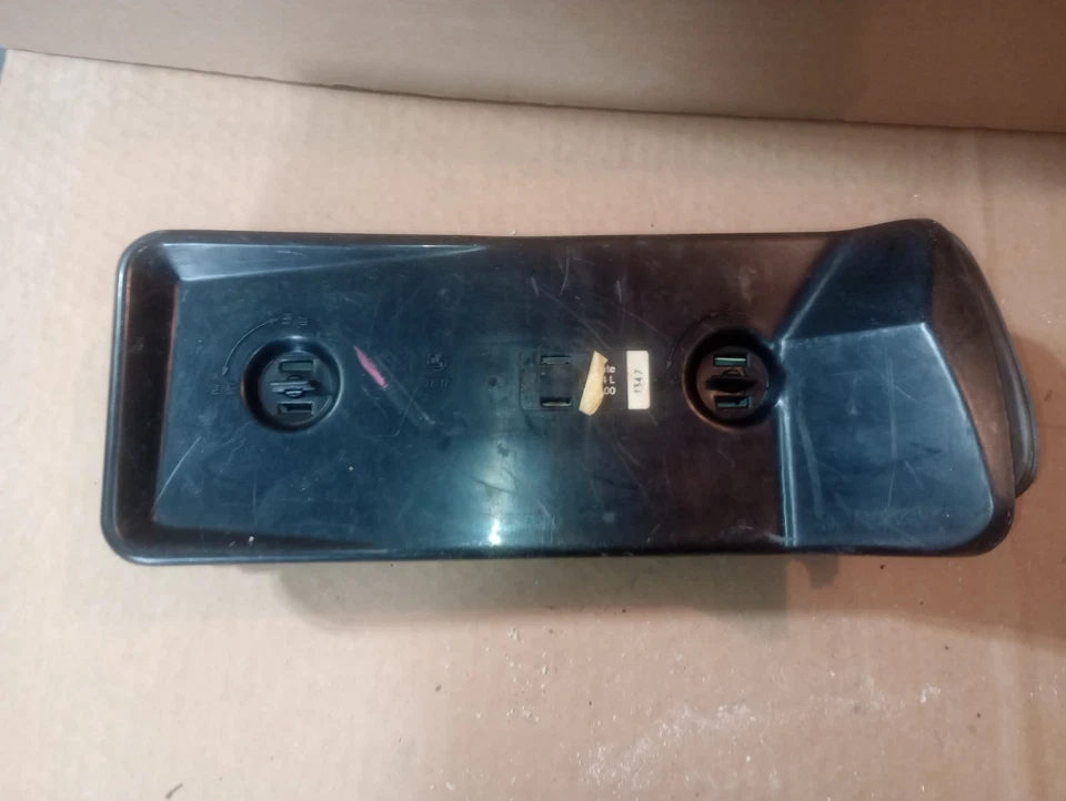 1983 Mercedes Benz380 SEL Rear Tail Lights Pair - Image 3 of 4