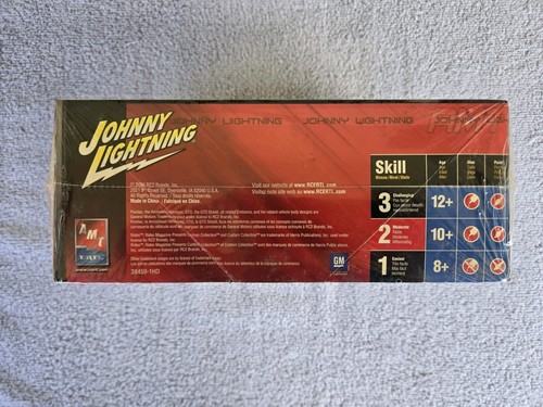 ~NEW~ Johnny Lightning 1/25th 2004 Pontiac GTO Model Kit - Picture 3 of 5