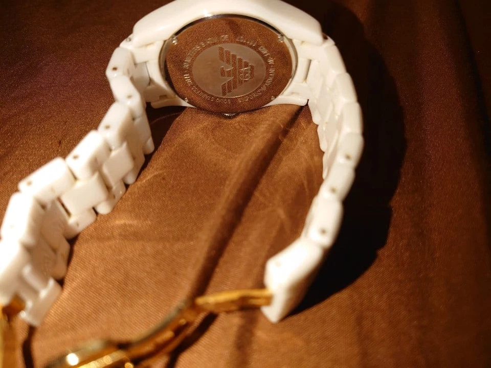 Reloj Armani Cuarzo Blanco Cerámica Analógico Hombre Mujer Marca Foto 3 de 3