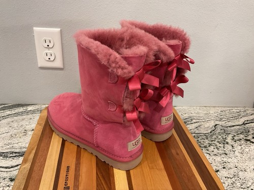 UGG Australia Mini Bailey Bow II Suede Boot Women's Sz 9 Pink Boots