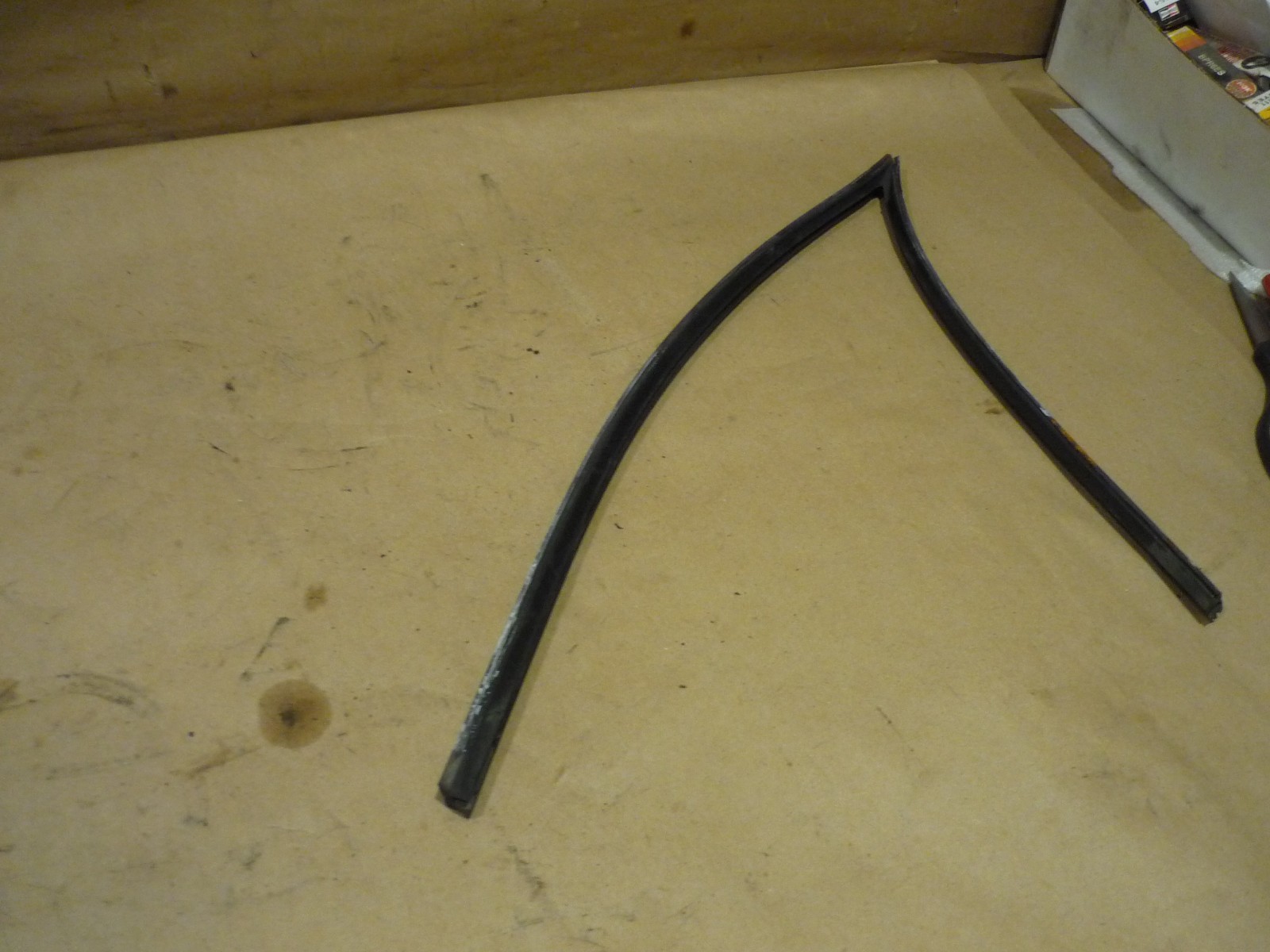 Ferrari 208,308,328,512 - Front Quarter Light Rubber GTS - P/N  60519100