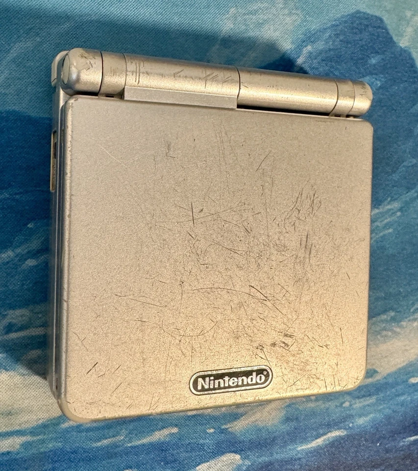Game Boy Advance SP (Platinum Silver, AGS-001) Loose System Only - No Charger - Image 4 of 4