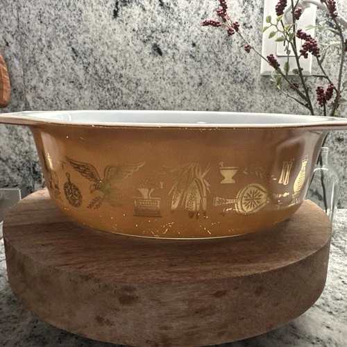 Vintage Pyrex 043 Early American Oval  Casserole Dish Brown and Gold 1 1/2qt Tab