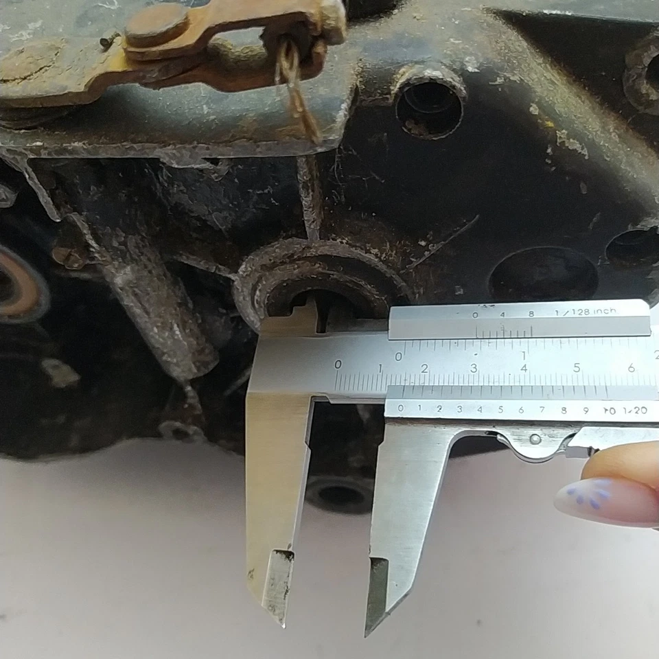 CARTER BASAMENTO MOTORE Minarelli RV3 APRILIA RS 50 RED ROSE 50 ricambi usati - Immagine 4 di 4