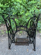 Nähmaschinengestell Gusseisen  Deko Industrie Design Tisch