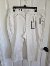 Gloria Vanderbilt Amanda Capri Jeans Women  s 16W Curvy White All-Around Slimming