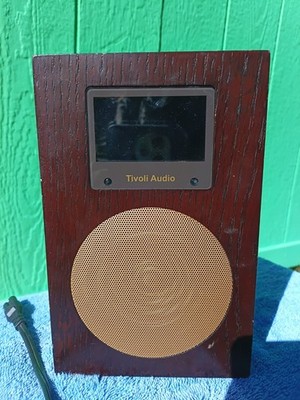 Tivoli Audio NetWorks Vertical Internet Streaming Radio Walnut Brown Woo G2U