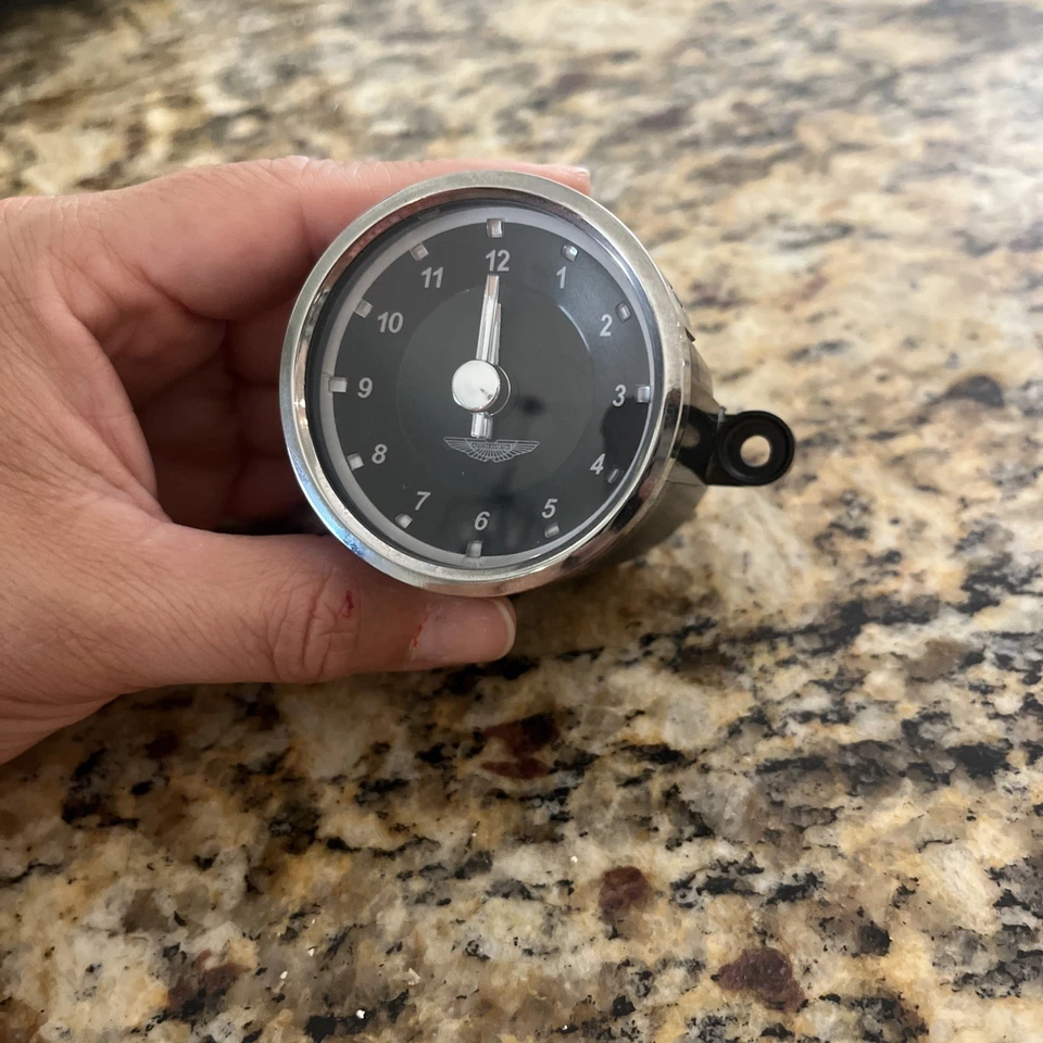 reloj analógico Aston Martin DB9 Virage DBS EP16009XBC reloj Foto 2 de 3