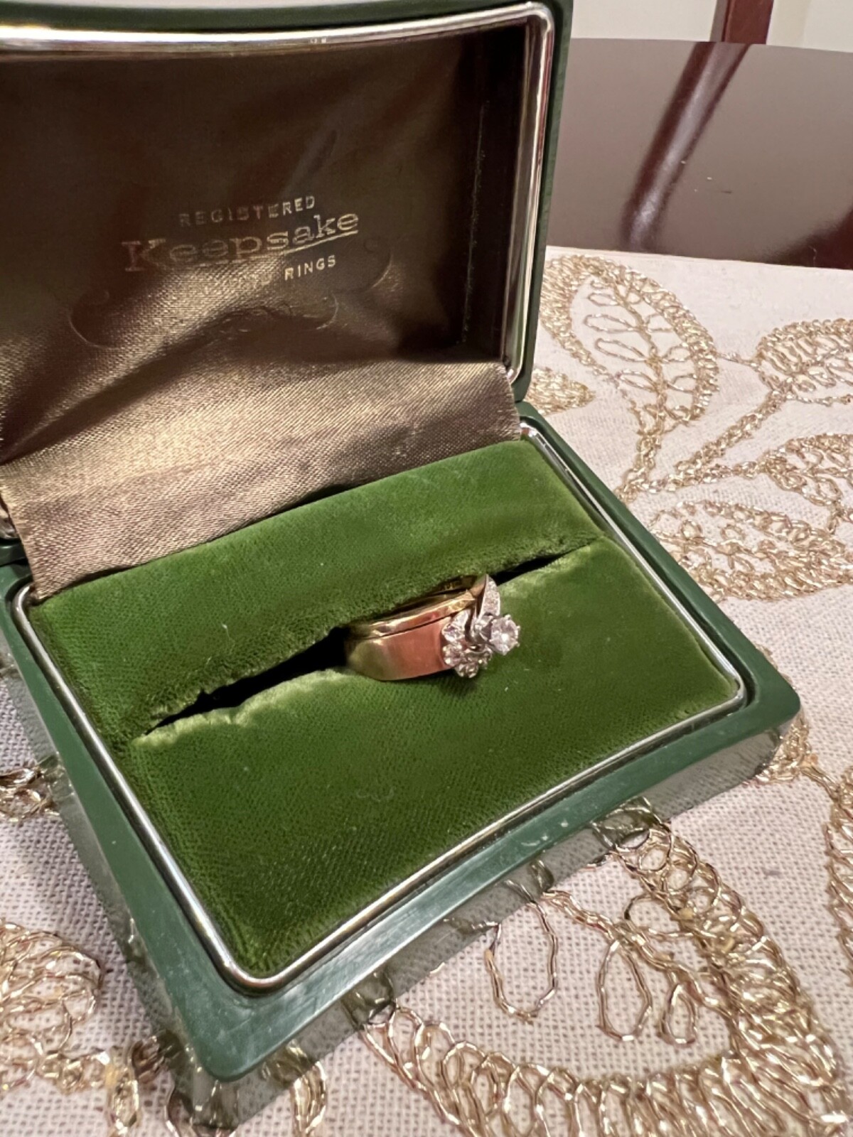 women's vintage wedding engagement rings set. Gold, 1973, original box