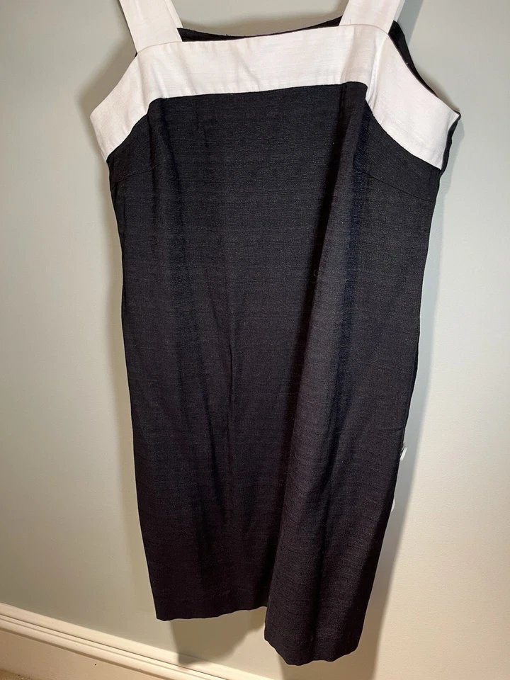 Dana Kay. Vestido 18WP Negro Rayón/Poliéster Espalda Sol con Chaqueta y Borde Blanco Foto 2 de 4