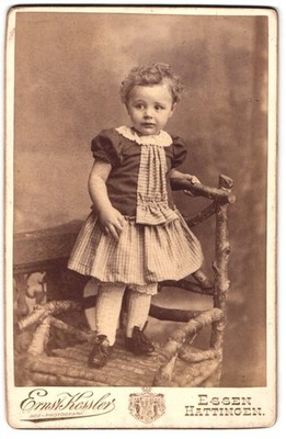 Photography Ernst Kessler, Essen, Mrs. Weidemann as a small child 